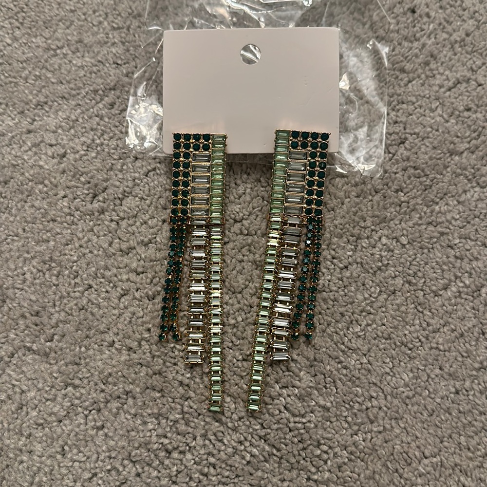 Emerald green drop earrings